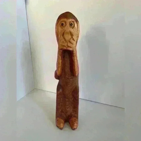 Hand Carved Whittled Wooden Embarrassed Monkey Hands Over Mouth Statue - Picture 1 of 8